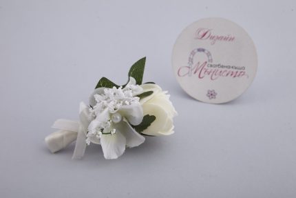 сватба, бутониери, гривни, кумове, шаферки, родители