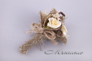 сватбени бутониери, гривни за шаферки, сватба в рустик стил, натурални материали