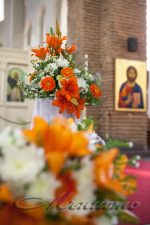 Декораця за кръщене църква - Стойки с центлален букет за купела - Оранжево и Бяло - Image 3