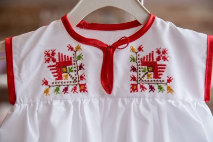 детска носия, детска рокля с шевици, носия за момиче
