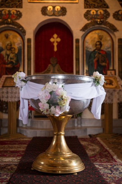 декорация за кръщене, бяло и розово, момиче, декорация за църква