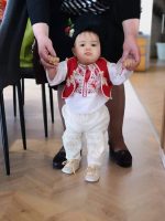 кръщене в народен стил, носия за бебе, калпак за носия, детски носии