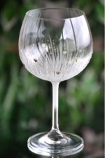 сватбен бокал, червено вино, бокал за църквата, сватба