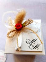кутии за куфети с декорация, кутия с инициали, сватба в червено