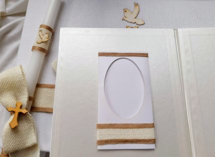 папка за кръщелно, кръщелна свещ, свещ за църквата, за кръщене
