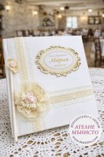 Сватбена книга с декориран химикал Рустик рози