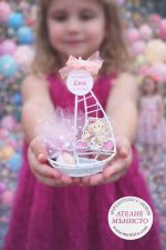 Подарък за гостите - Лодка с бебе, бонбониера и персонализиран етикет