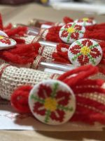покани с шевици, свитък покана, стъклен цилиндър