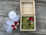 дървена кутия за халки, скандинавски мъх, кутия с шевици за сватбени, червени рози, рисувани шевици