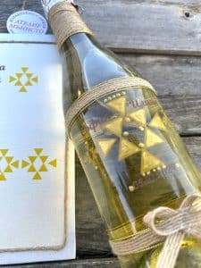 с български шевици, канатица, сватбено шампанско, декорирани бутилки