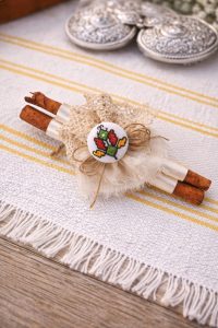 Покани, покана за сватба, покана за юбилей, покани с шевици, канелен свитък