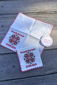 кърпички за сватба с шевици, бродирани кърпички, подаръци за гостите