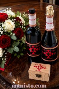 дървена кутия за брачни халки с шевица Канатица